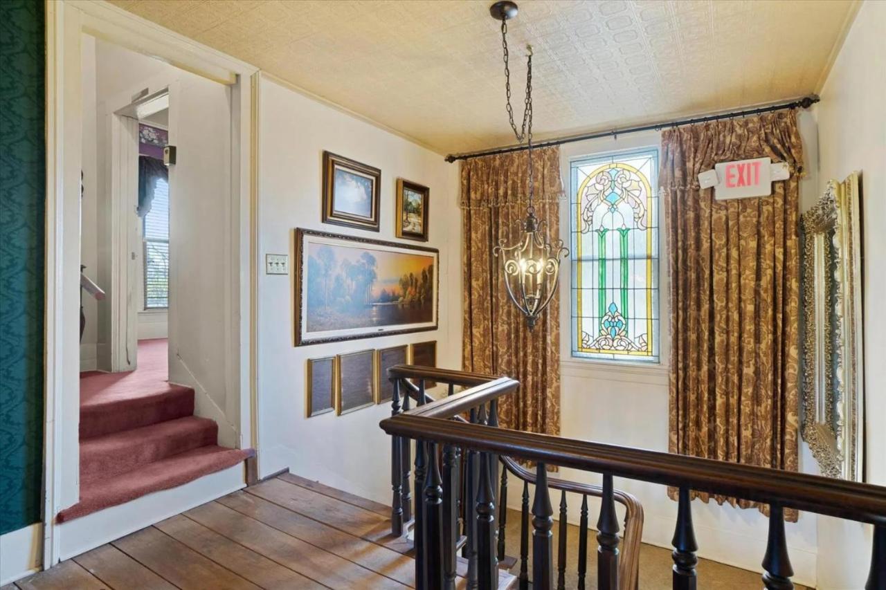 Four Winds Victorian Venue & Suites Bonham ภายนอก รูปภาพ