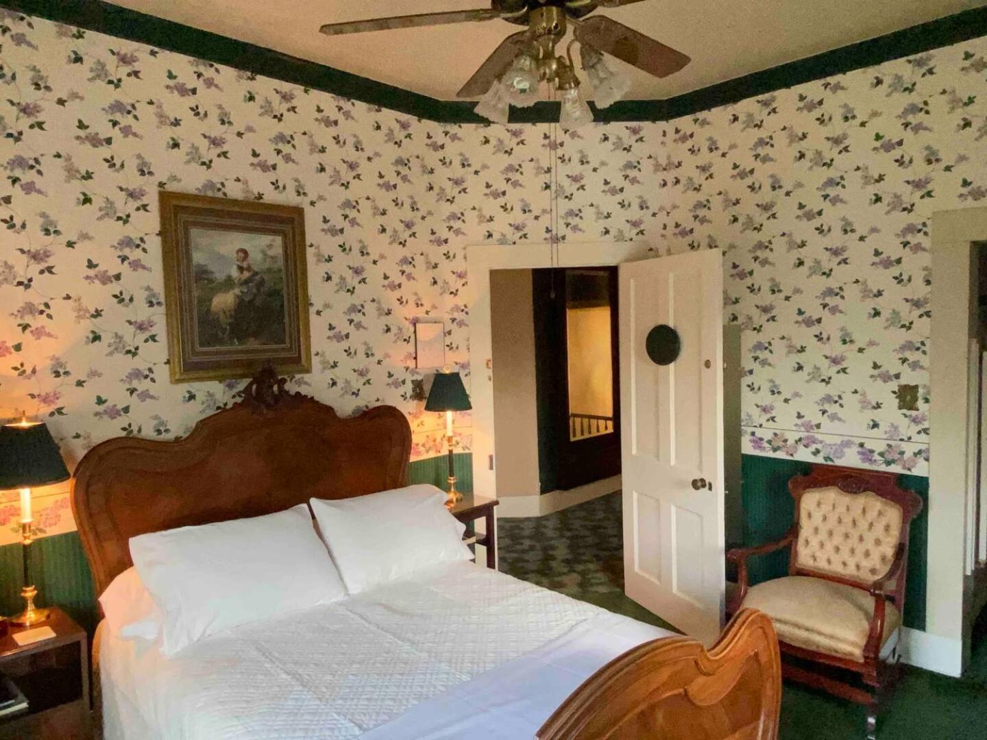 Four Winds Victorian Venue & Suites Bonham ภายนอก รูปภาพ