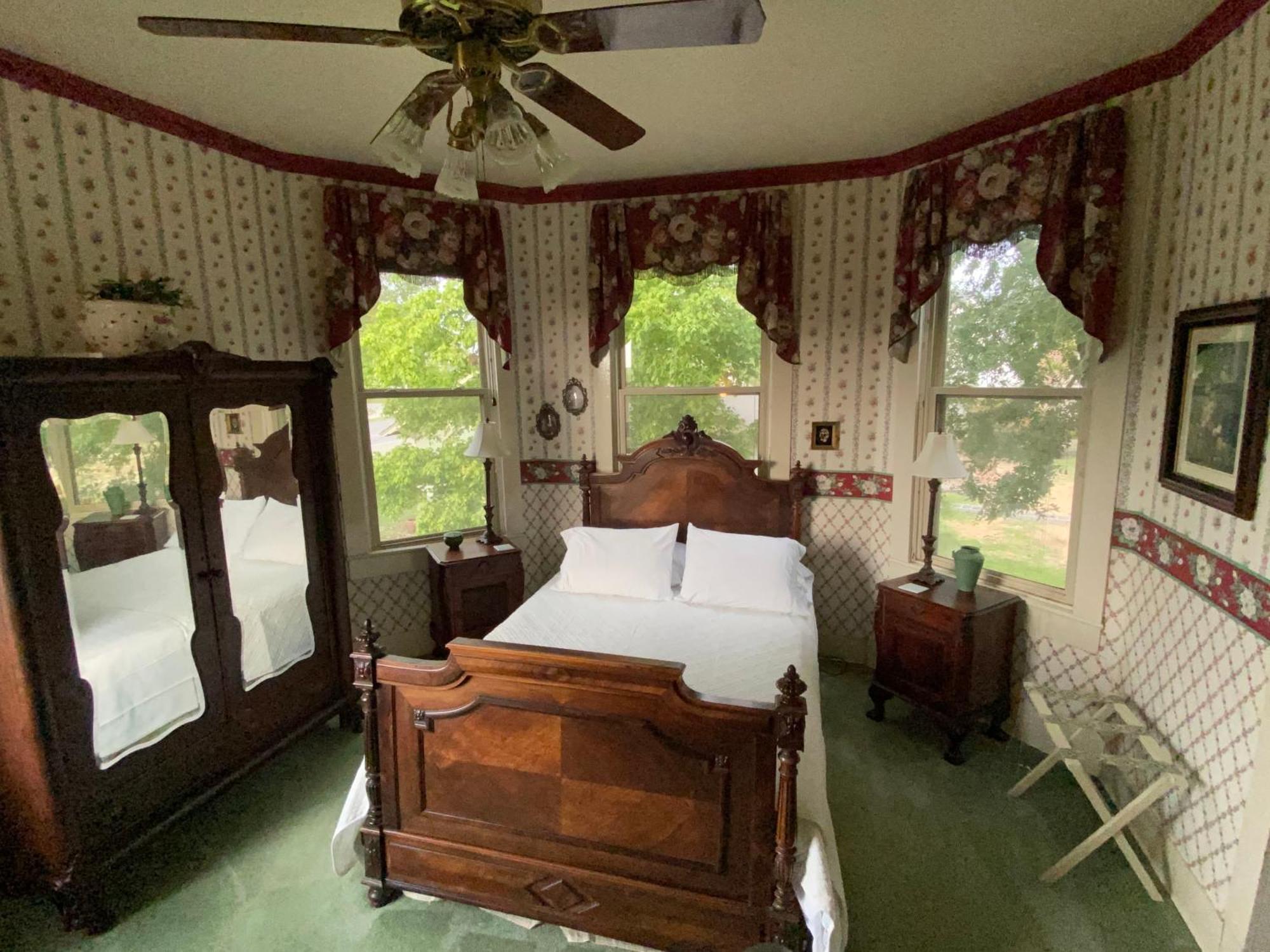 Four Winds Victorian Venue & Suites Bonham ภายนอก รูปภาพ